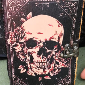 Totenkopf-Tagebuch mit Schloss