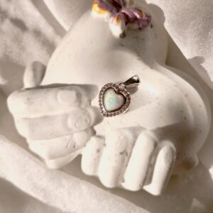 Herzanhänger mit Opal & Zirkonia, 925er Silber | Symbol für Liebe, Licht und Verbundenheit – Bild 2
