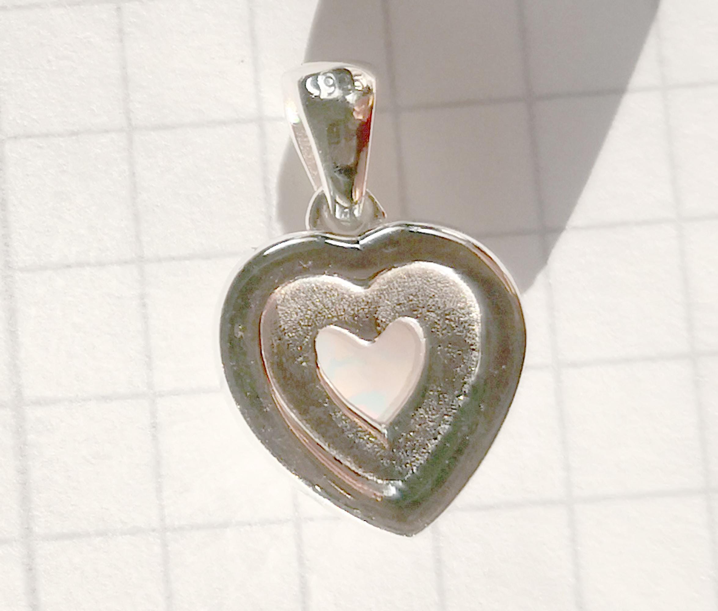 Herzanhänger mit Opal & Zirkonia, 925er Silber | Symbol für Liebe, Licht und Verbundenheit – Bild 6
