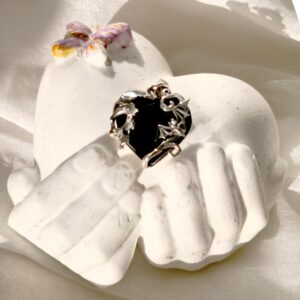 Schwarzer Herzanhänger mit Totenkopf & Fledermaus | Mystischer Schmuck – Bild 6