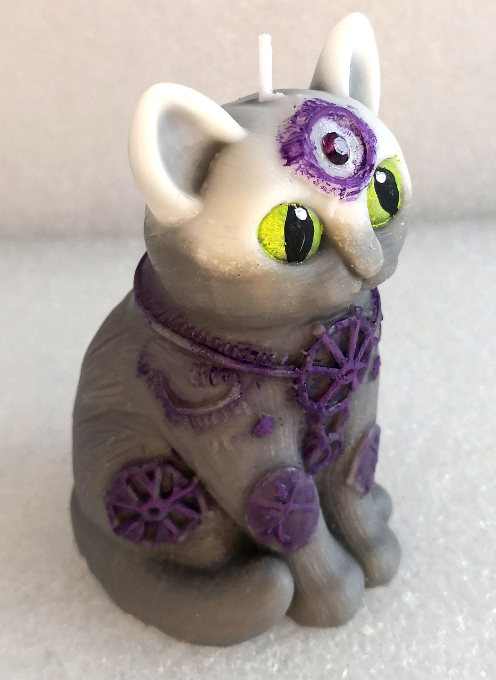 Zauberkatze „Runa“ – Hüterin der alten Zeichen-Katze-mit-Pentagramm