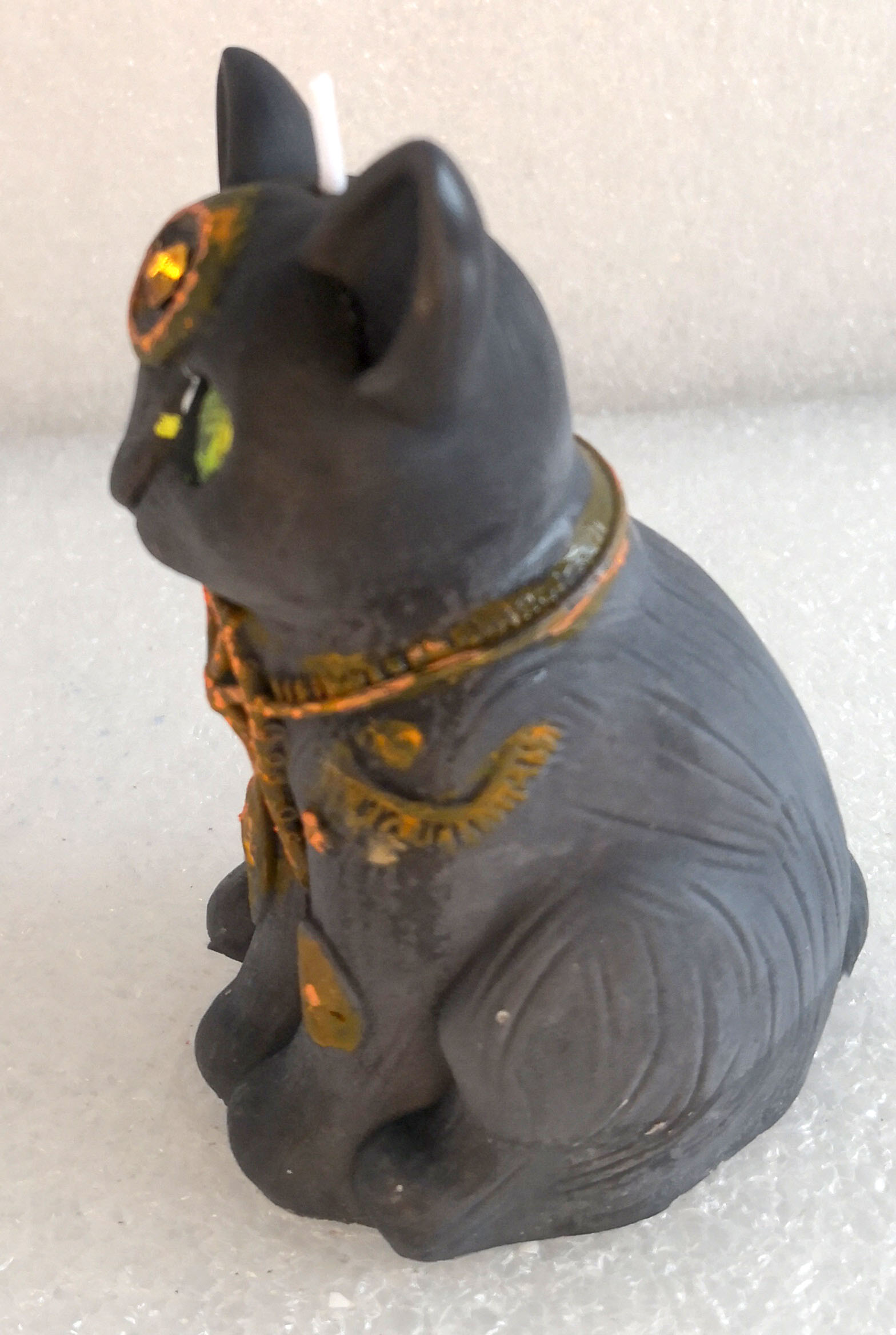 Zauberkatze „Runa“ – Hüterin der alten Zeichen-Katze-mit-Pentagramm